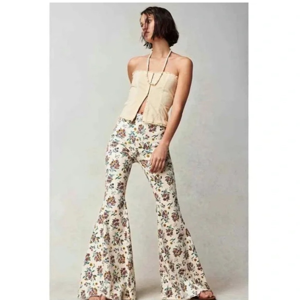 Free People White with Floral Pattern Bell Bottom Jeans - Picture 2 of 7